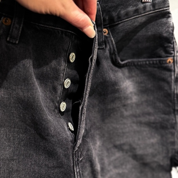 AGOLDE Dee Black Jean Shorts Womens Size 25 - Picture 11 of 11